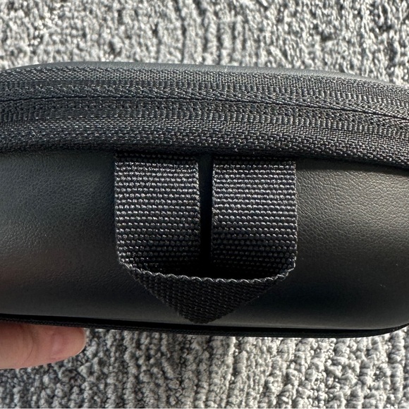 Bose QuietComfort 35 Series II Wireless Noise-Cancelling Bluetooth Headphones - Picture 4 of 14